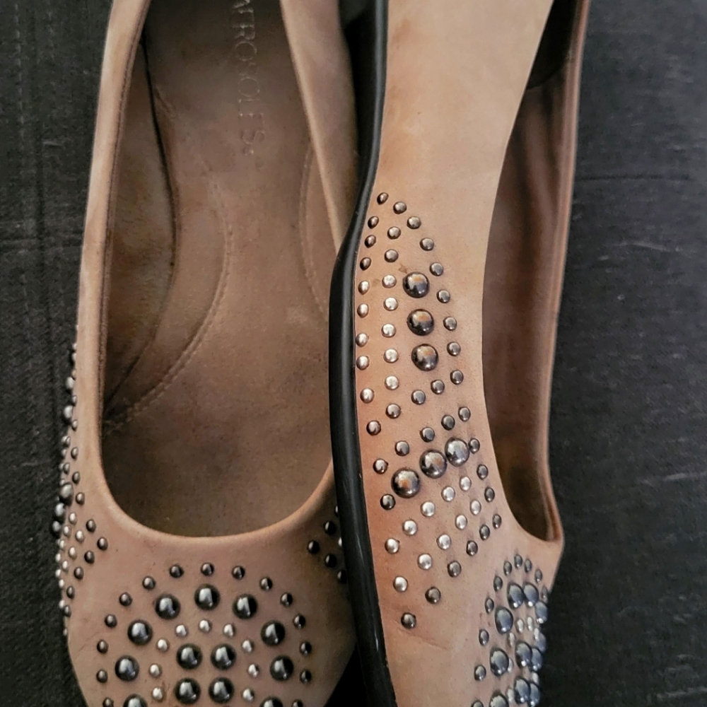 Tan AEROSOLES flats with bead details